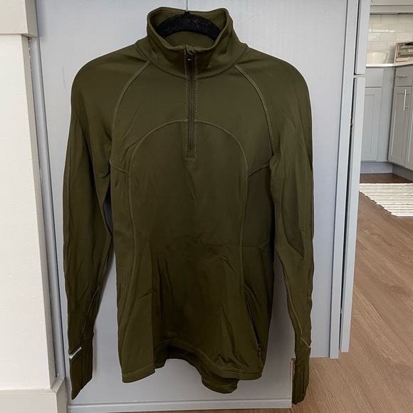 🍋 Gently used lululemon!! 🍋 Run fleece pullover in army green sz:6 - Picture 8 of 10